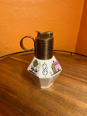 Evans Fine China Carriage &amp; Cottage Table Lighter