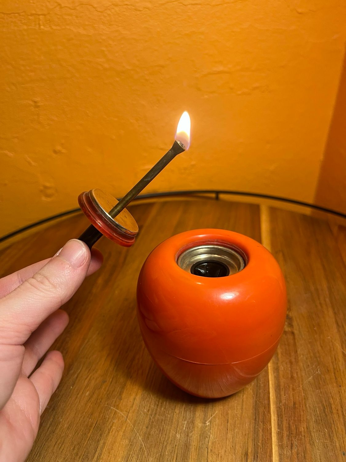 Red Apple Electro Match Table Lighter