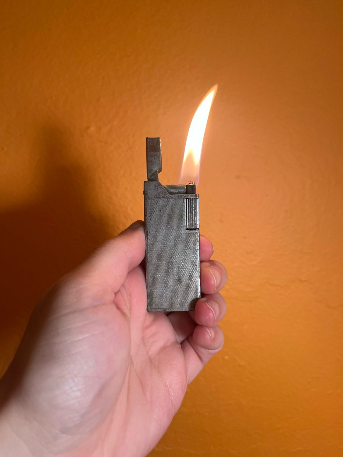 Gladys Side Strike Lighter