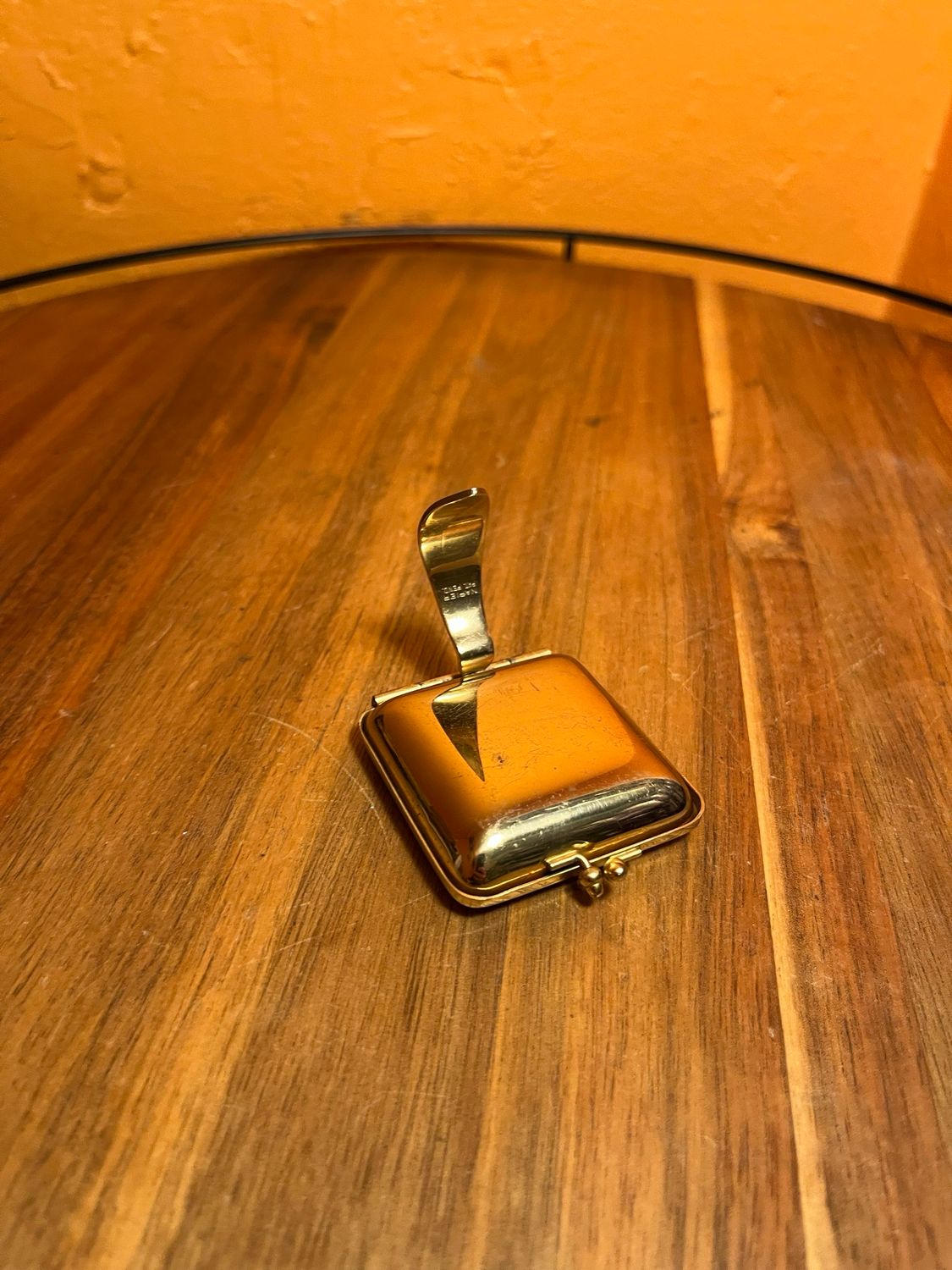 Portable Ashtray With Pipe Pick