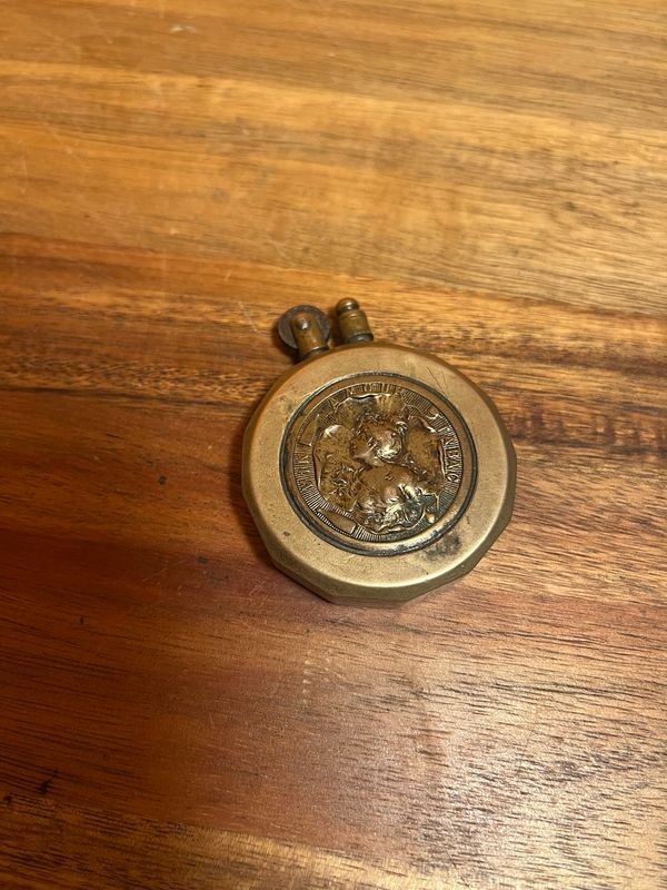 Vin Amour Tabac European Trench Lighter