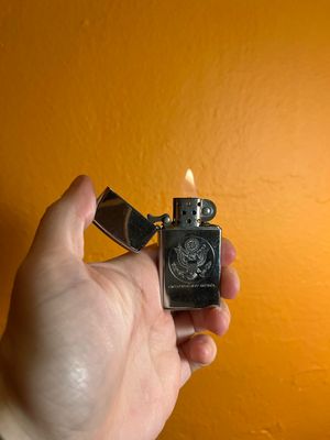 2002 United States Of America Seal Mirrored Zippo Slim Lighter