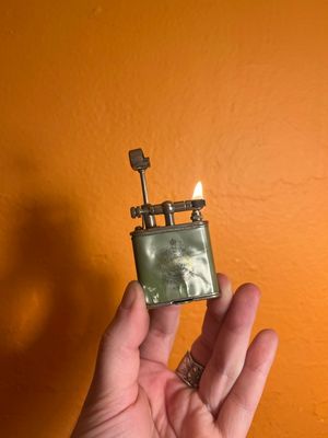 Canada Souvenir Lift Arm Lighter