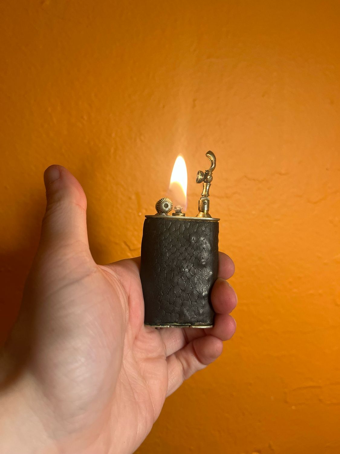 Early Evans Black Leather Lift Arm Lighter