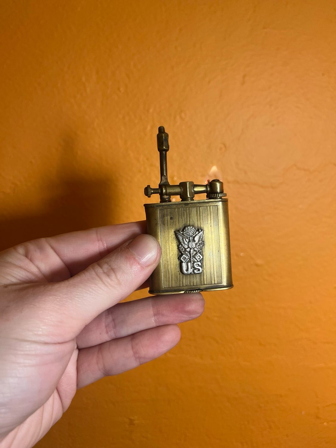 18k Gold Plated US Crest Park Sherman Lift Arm Lighter