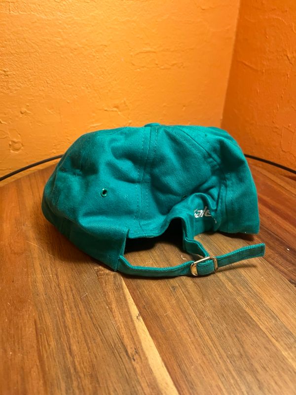 1999s Escape To The Fresh Side Salem Menthol Cap