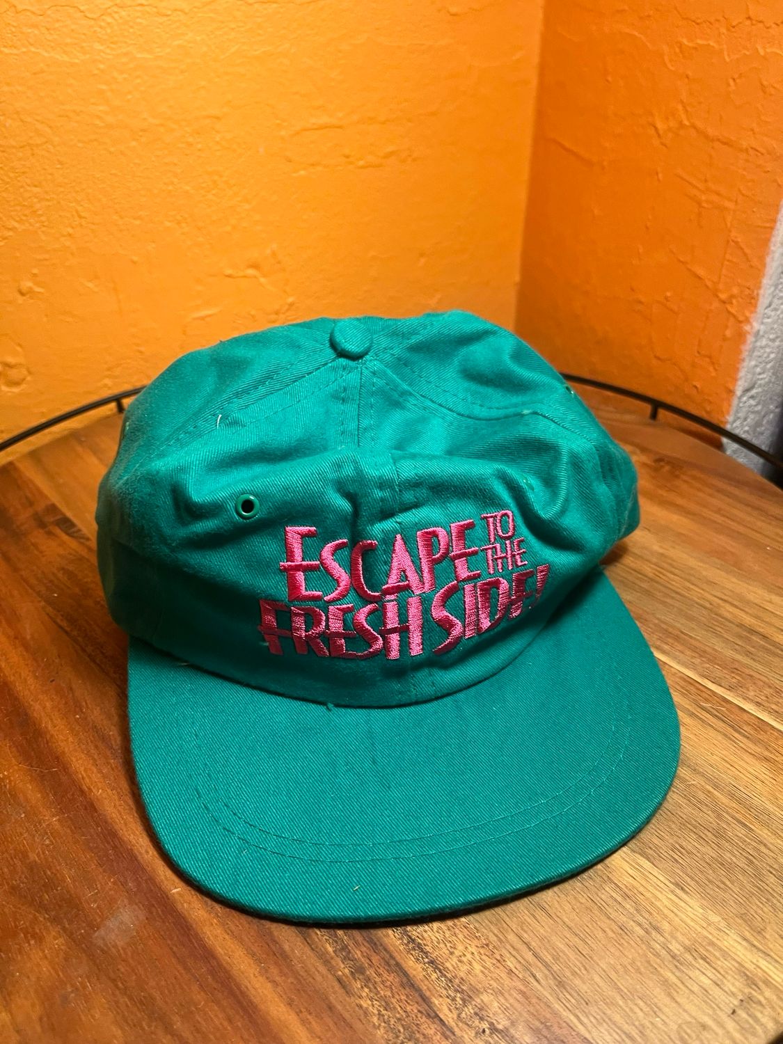 1999s Escape To The Fresh Side Salem Menthol Cap