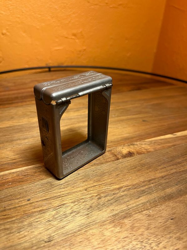Hold-a-Pak Cigarette Case