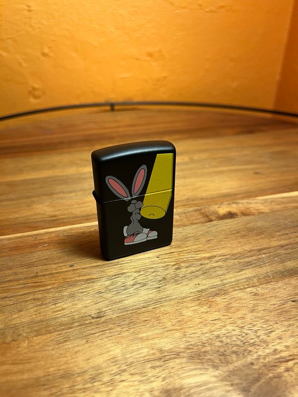 1995 Energizer Bunny Zippo Ziplight COMES WITH LIGHTER INSERT
