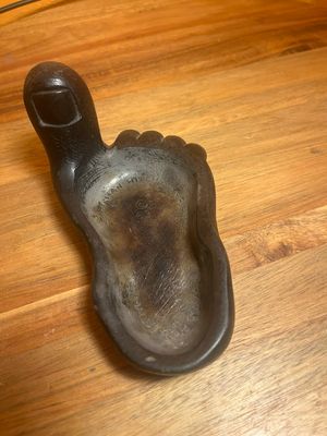 Hawaiian Hitchhiker Foot Lava Rock Souvenir Ashtray