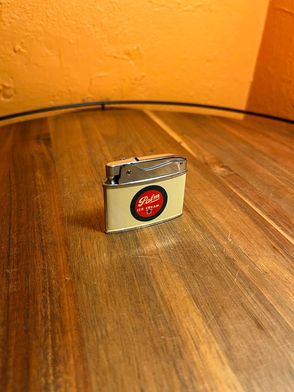 Palm Milk Flat Lighter