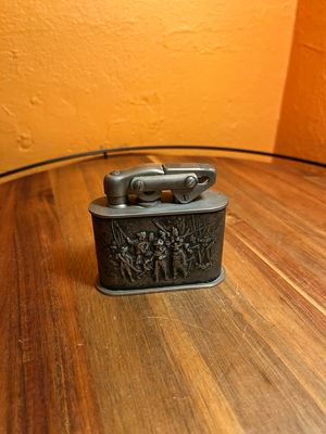 KW Historical Scene Table Lighter