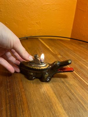 Alligator Table Lighter