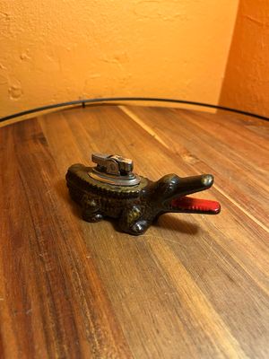 Alligator Table Lighter