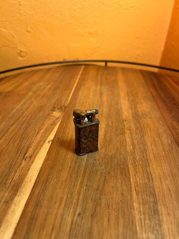 Golden Wheel Brand Leather Lift Arm Lighter
