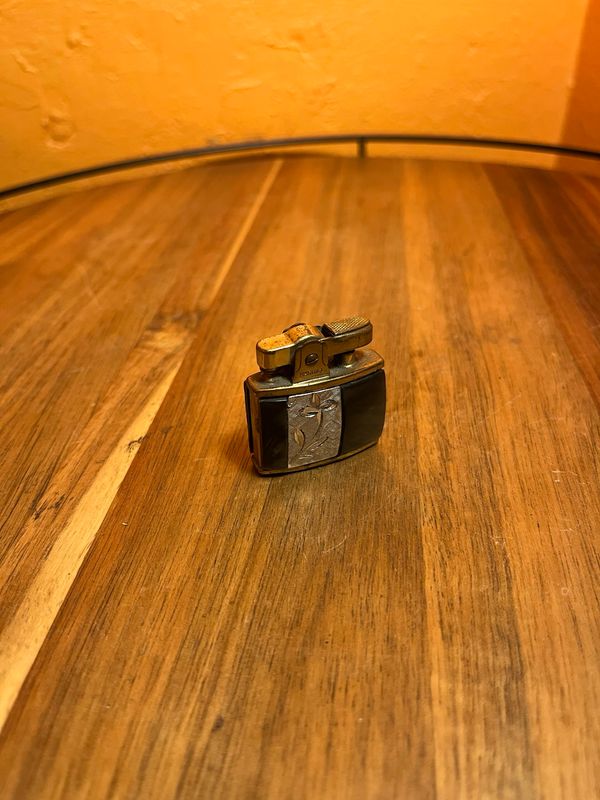 Marhill Imitation Black Mother Of Pearl Lighter