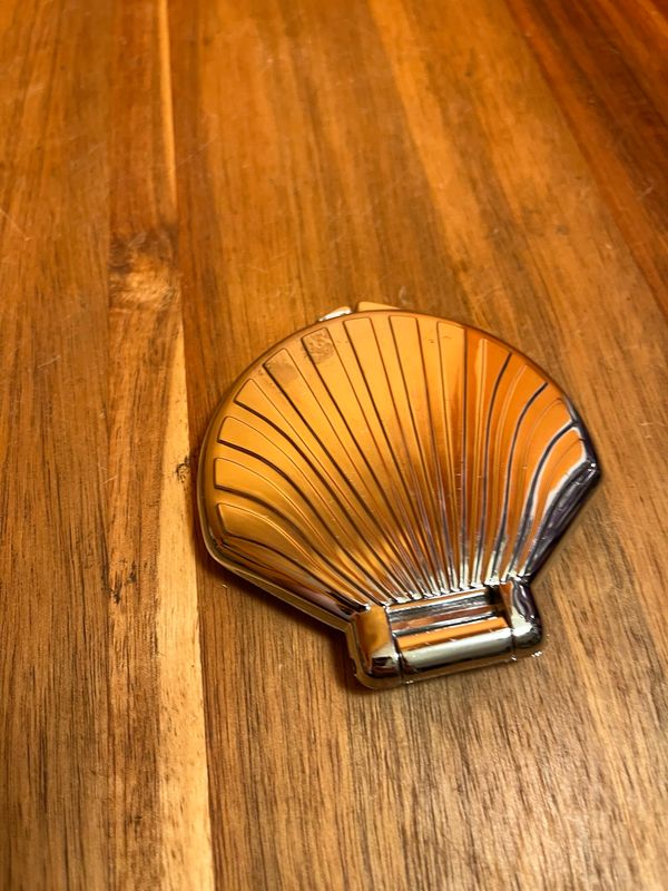 Camel Scallop Shell Compact Mirror