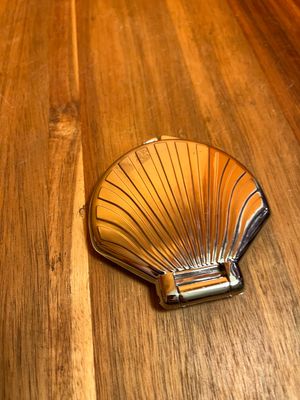Camel Scallop Shell Compact Mirror
