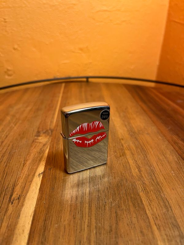 2007 Hot Lips Sealed Unstruck Zippo Lighter
