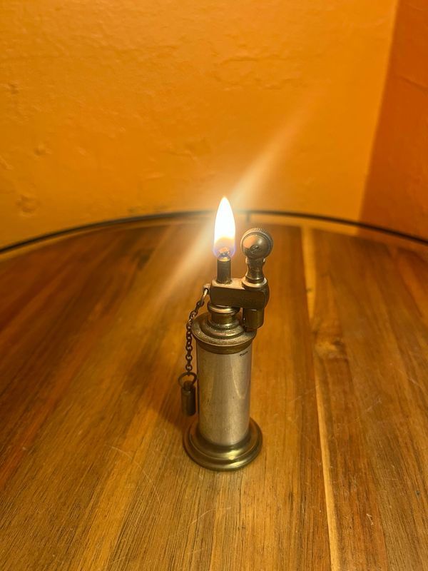 Daltis Table Lighter