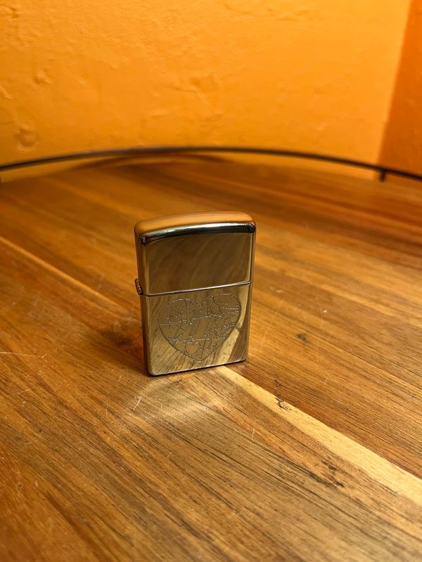 2009 Kiss Love Mirrored Heart Zippo Lighter