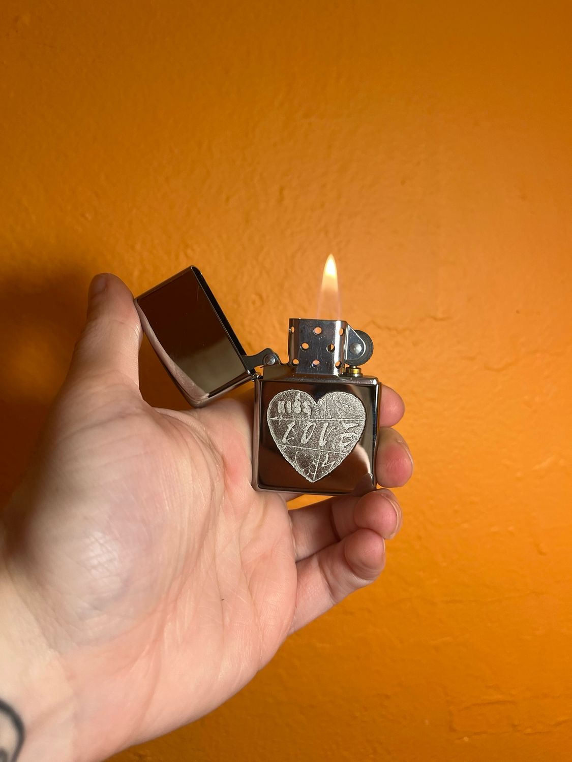 2009 Kiss Love Mirrored Heart Zippo Lighter