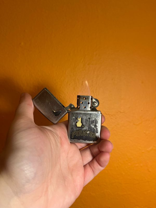 2018 Damaged Pittsburgh Pirates Zippo Lighter