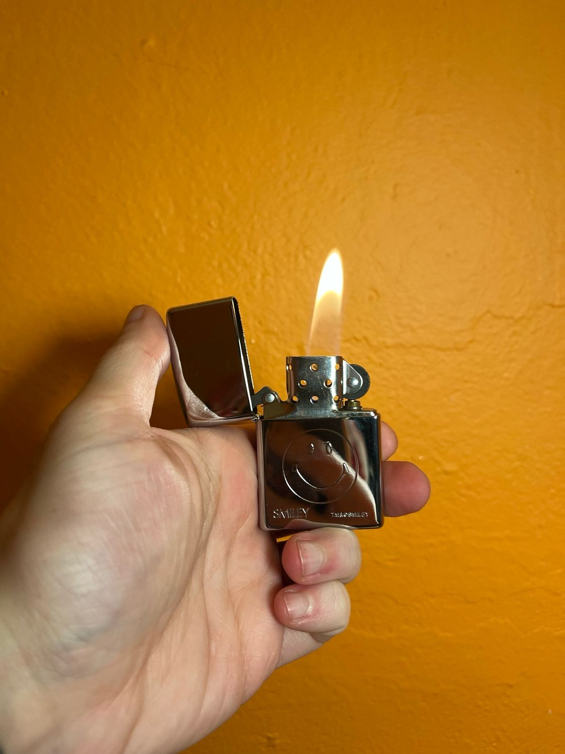 2000 Mirrored Smiley Zippo Lighter