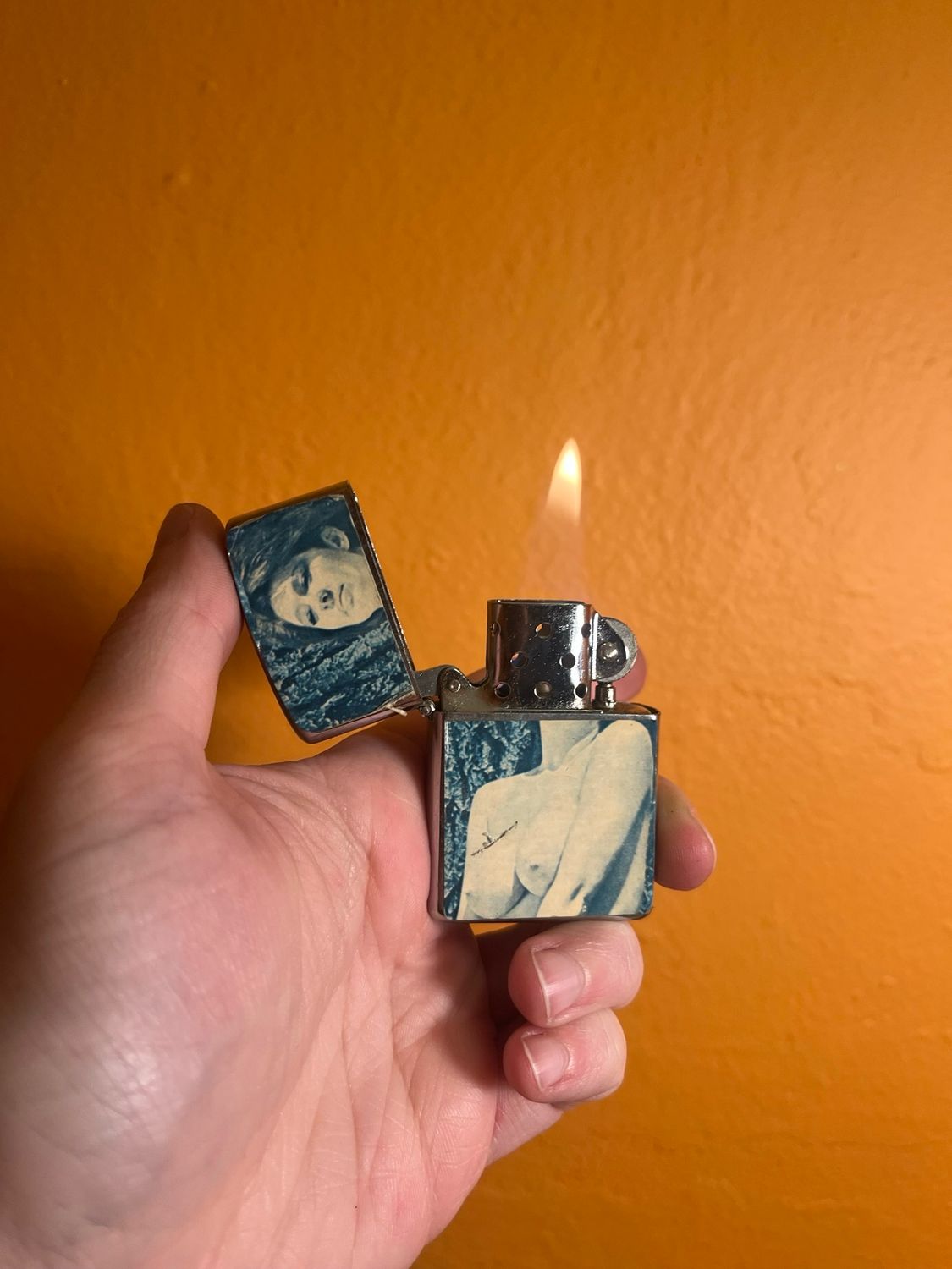 Sunbleached Vintage Pinup Flip Top Lighter