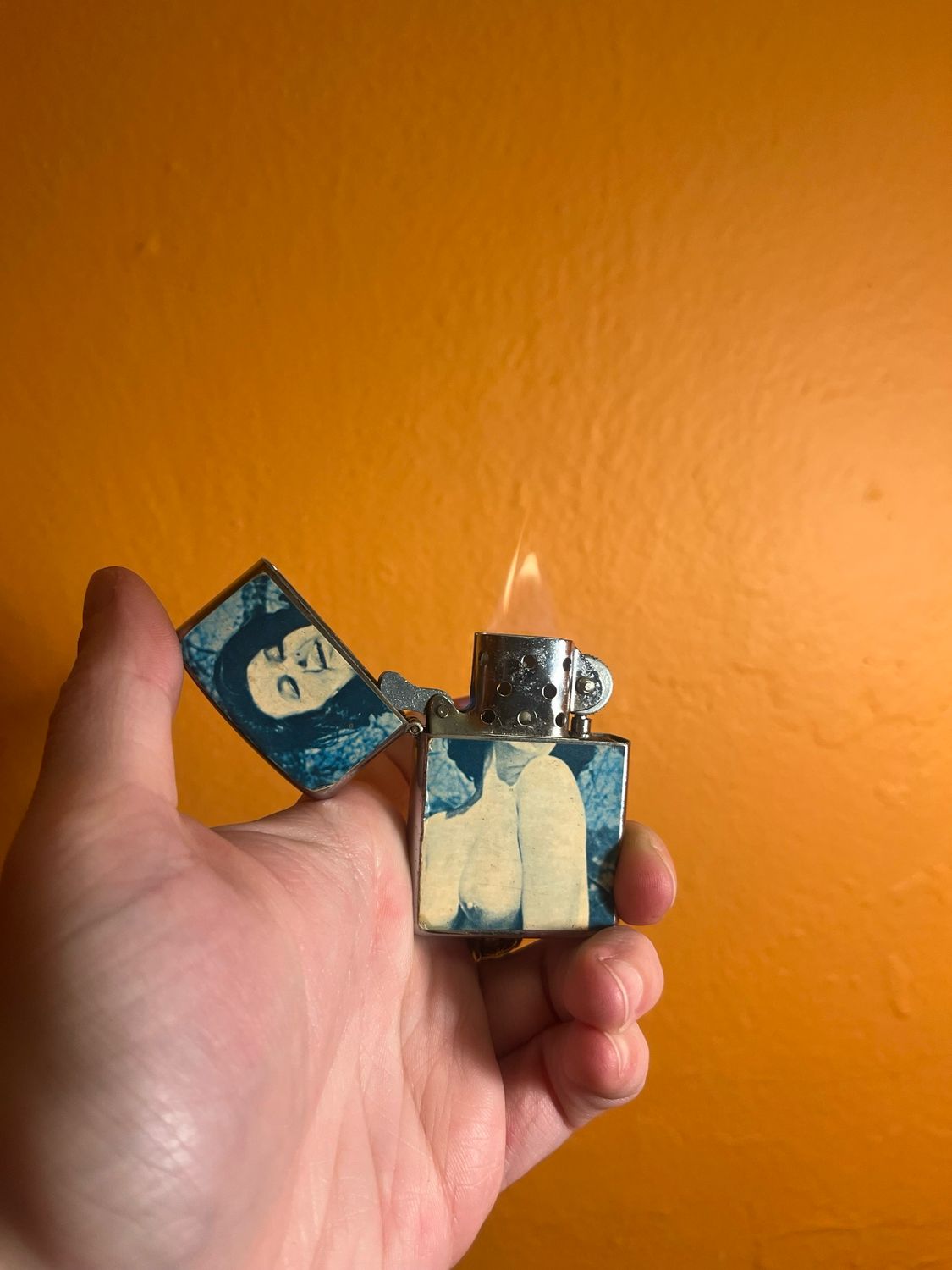 Sunbleached Vintage Pinup Flip Top Lighter