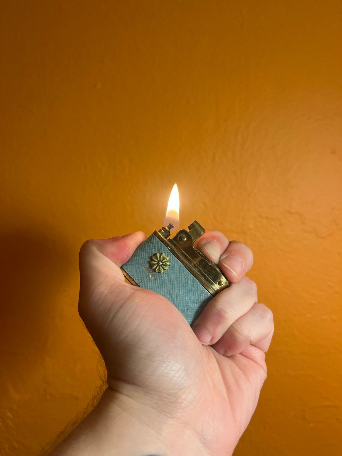 Buxton Blue Flower Lighter
