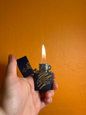 2000 Navy Blue Season‘s Greetings Zippo Lighter