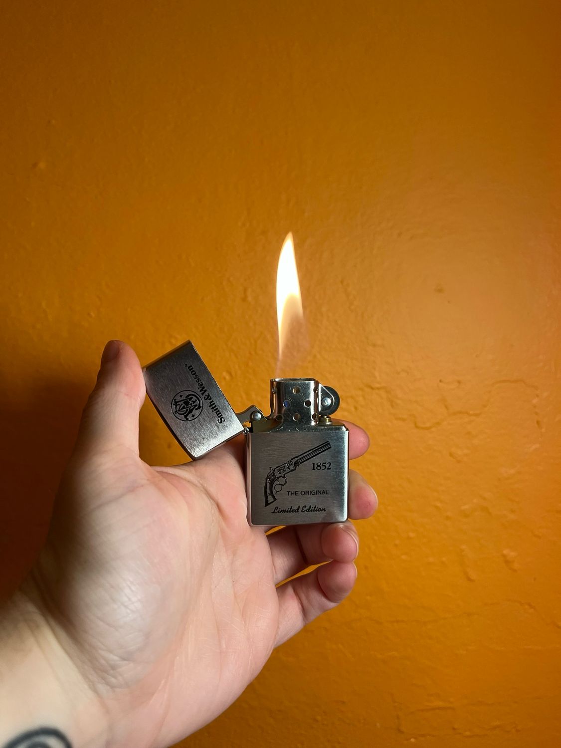 1999 Smith &amp; Wesson Gun Zippo Lighter