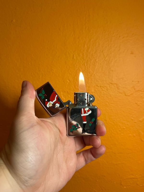 1998 Windy Girl Merry Christmas Zippo Lighter
