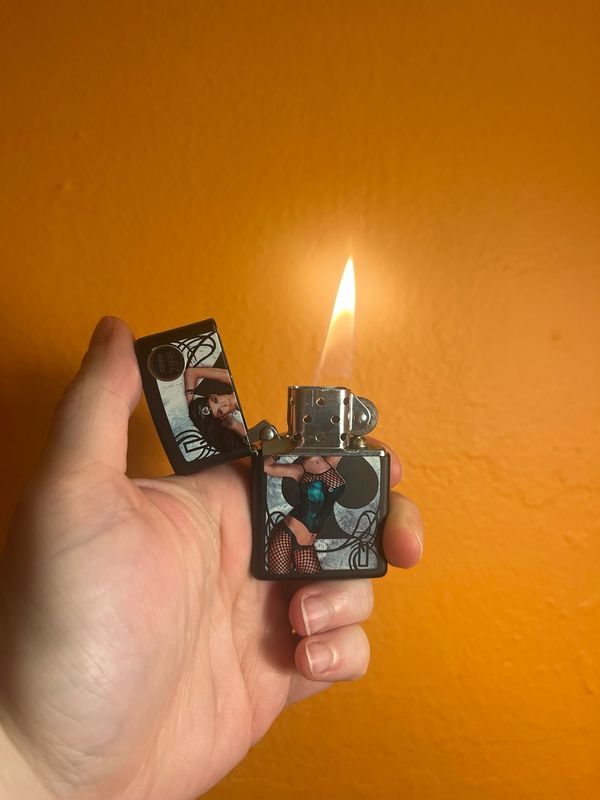 2017 Queen Of Spades Pinup Zippo Lighter