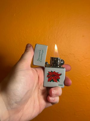 1998 Season‘s Greetings Poinsettia Christmas Zippo Lighter