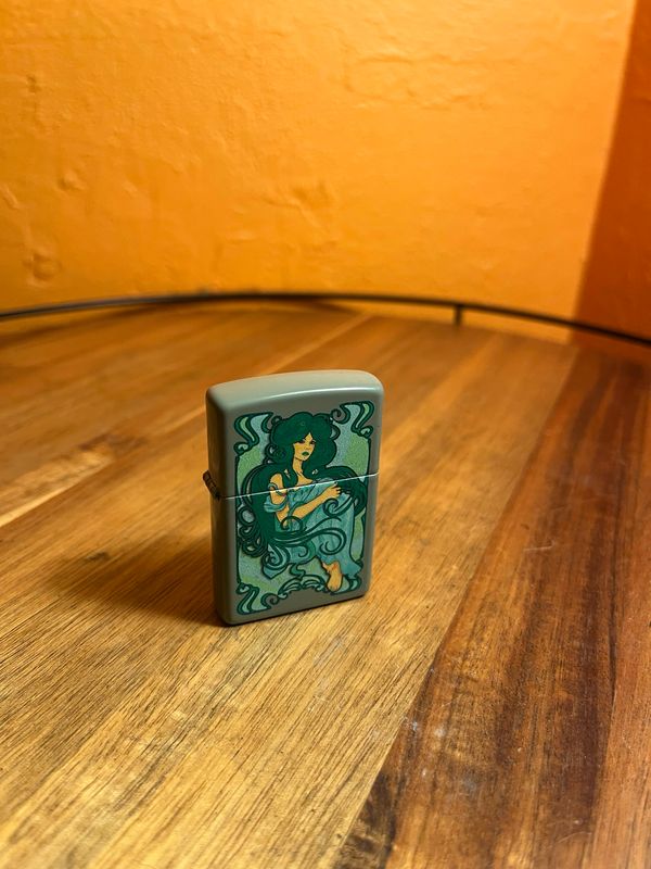 2022 Green Art Deco Girl Zippo Lighter