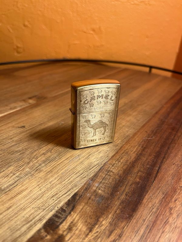 2005 CZ681 Gold Plated Camel Wallpaper Zippo Lighter