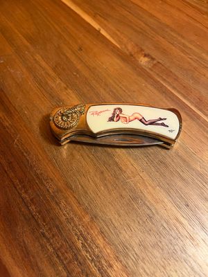 Roxanne Folding Pinup Knife
