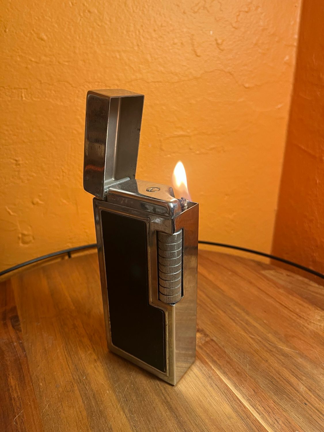 Side Strike Table Lighter