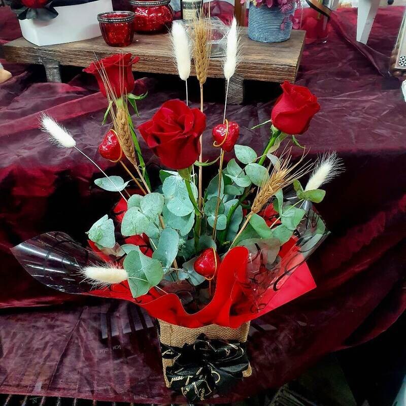 Valentine's Three Red Rose Arrangement