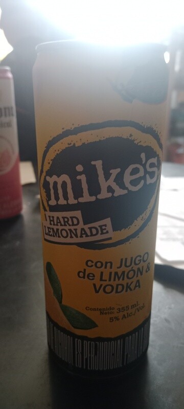 Miles Har lemonade
