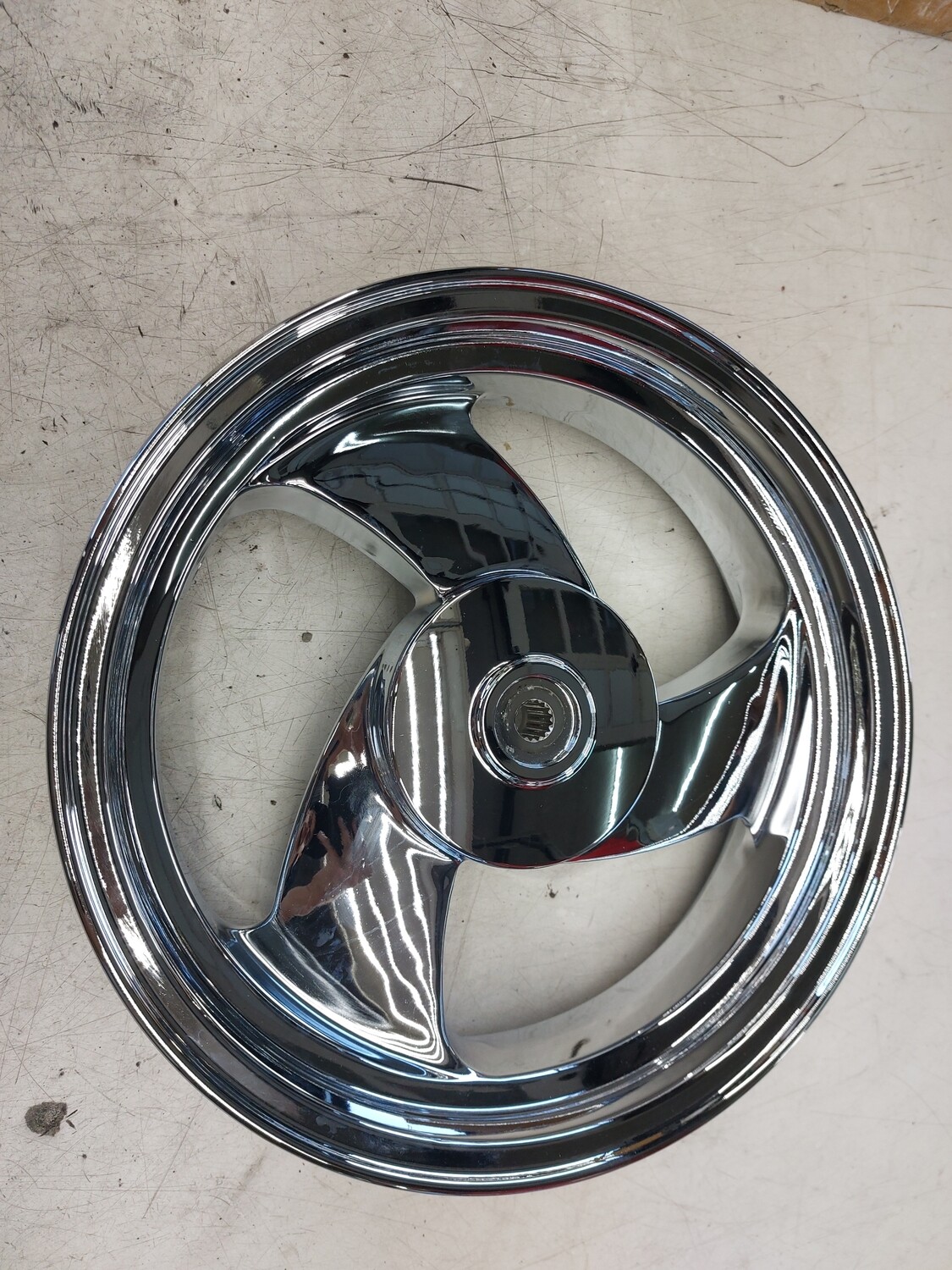 JANTE 13 POUCE ARRIÈRE  TNT CHROME BWSR