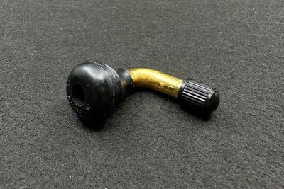 Universal Tire Valve 90°