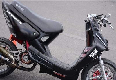 Bas de caisse noir BCD EVOLUTION MBK Booster / BW&#39;s ap&#39; 2004