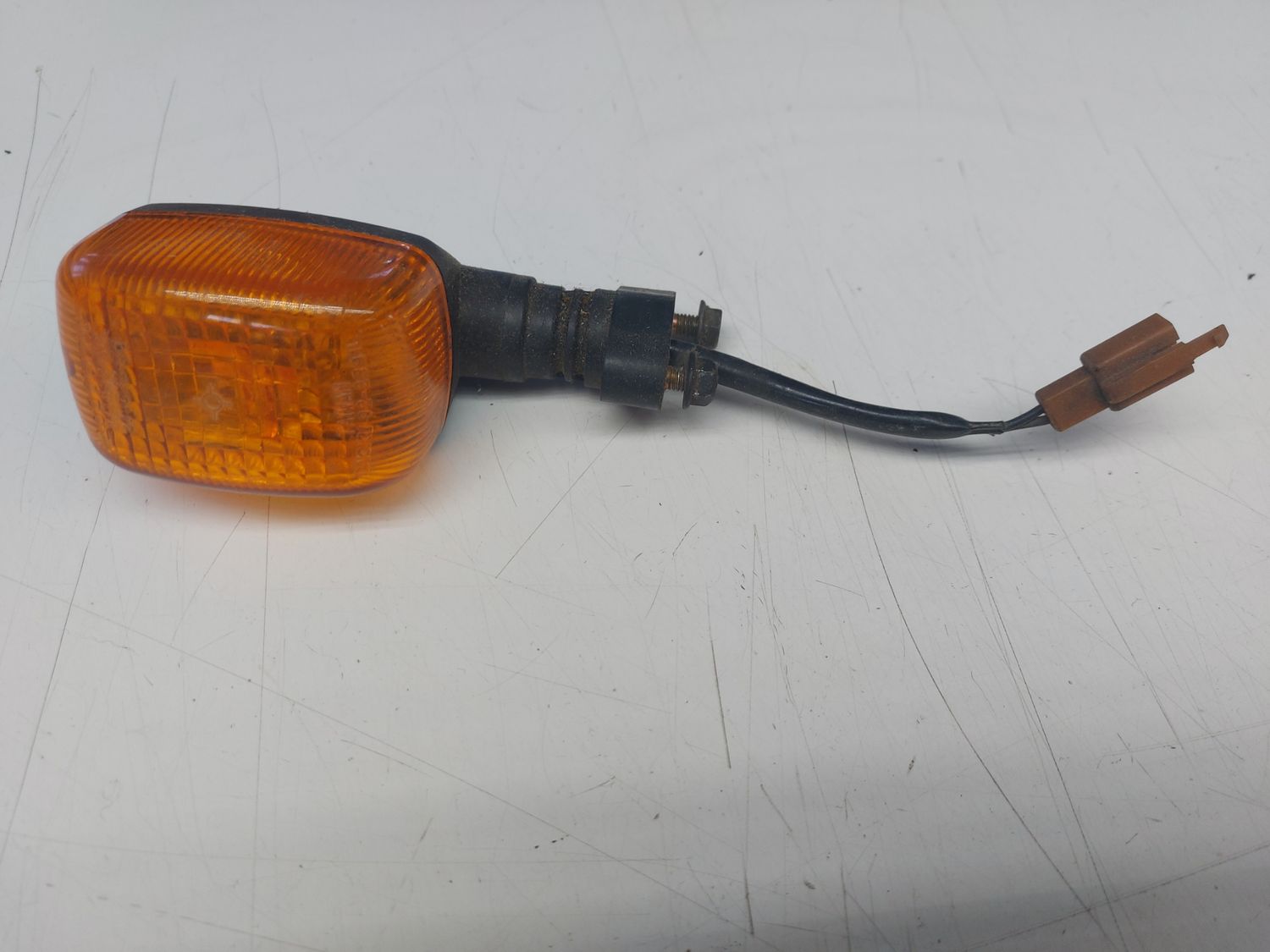 Left Rear Indicator Light Yamaha OEM (BWS 2002-2011) (Usager)
