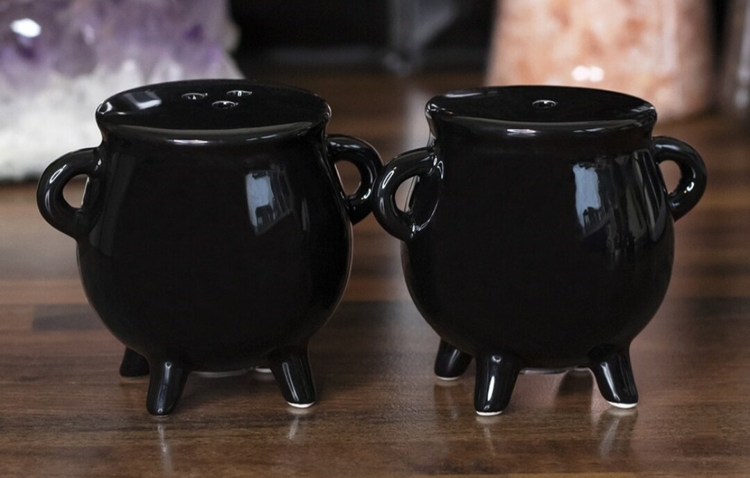 Cauldron Cruet Set