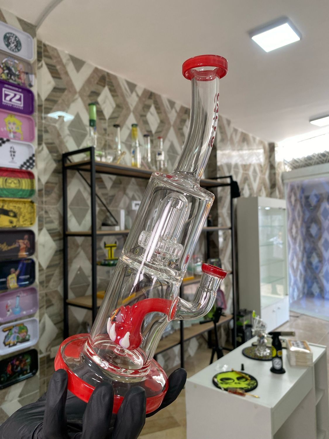 SHOWER HEAD MONSTER CALVO GLASS