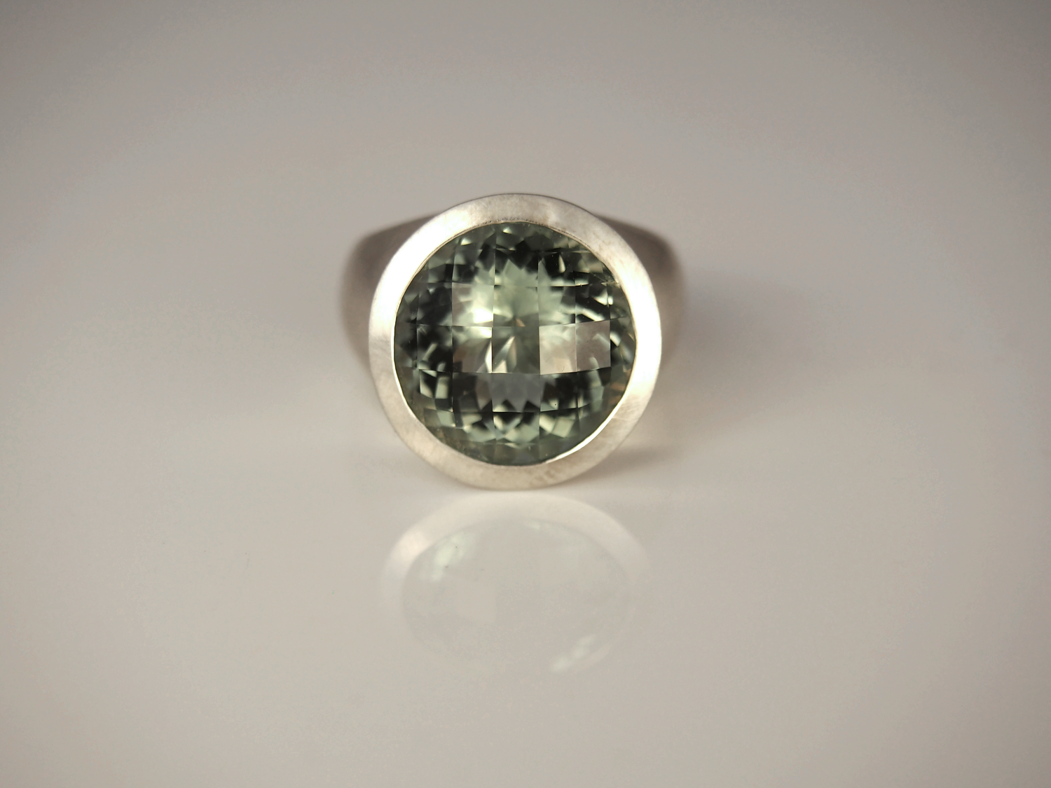 Ring aus 925/- Sterling-Silber mit großem Prasiolith