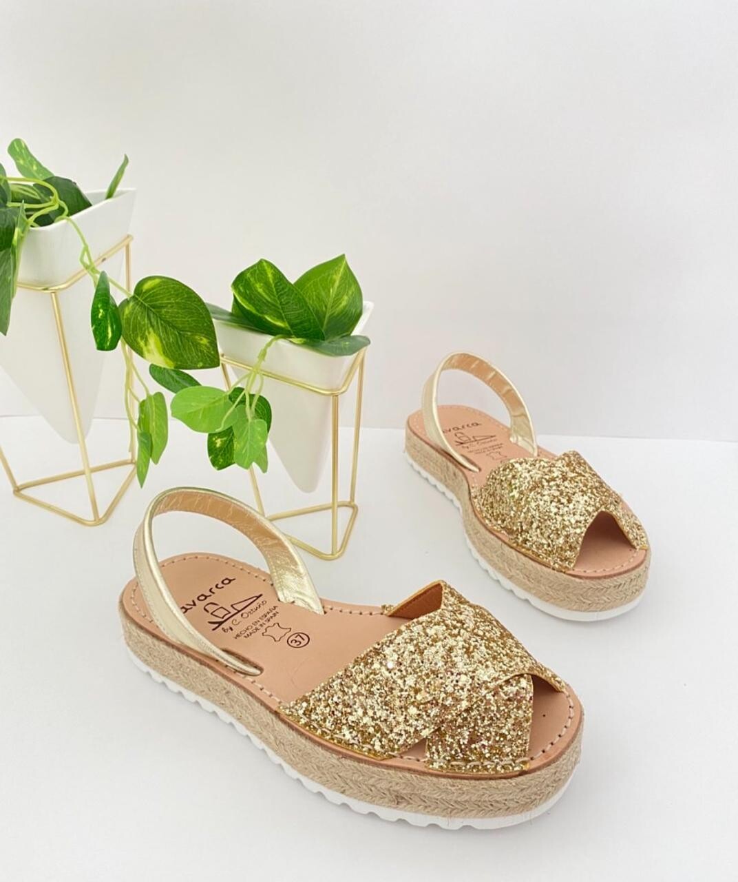 Crossed - Double Yute, Color: Gold, Size: 34 (US 4)